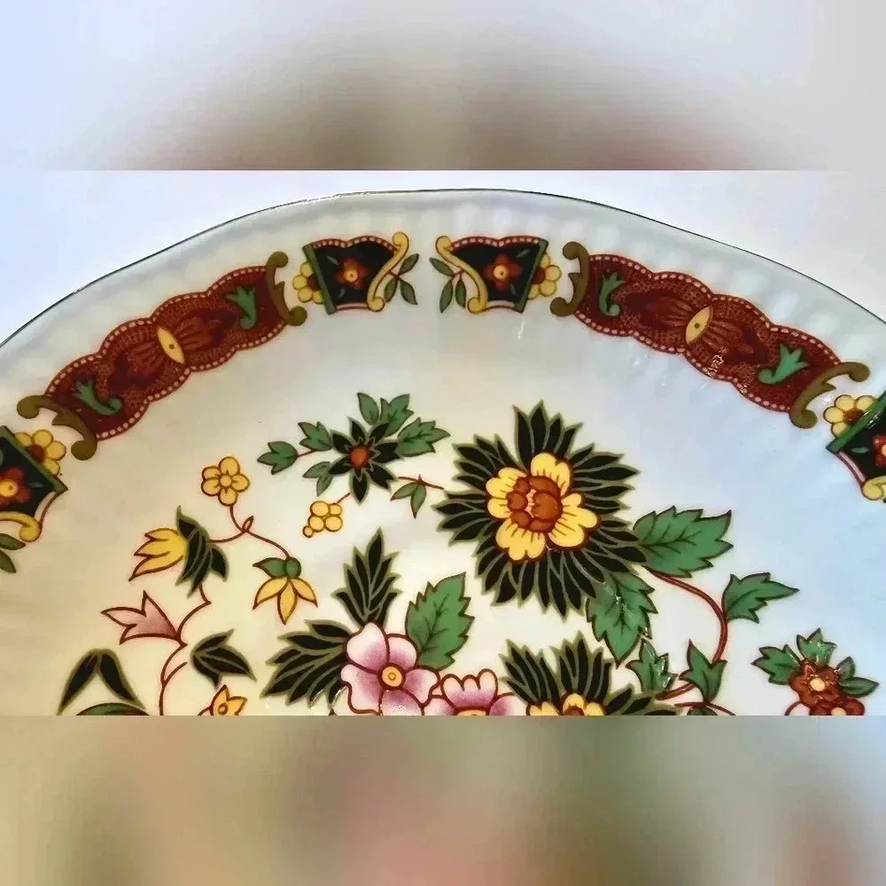 Vintage Oriental Elizabethan Fine Bone China Teacup & Saucer England Imari Style